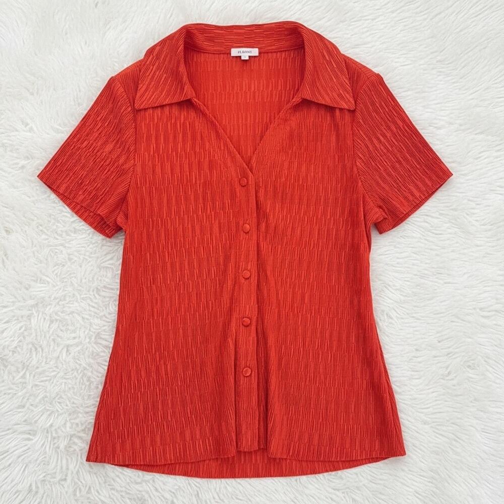 Pleione Women's Orange Short Sleeve Plissรฉ Button Up Top - Size L
b88